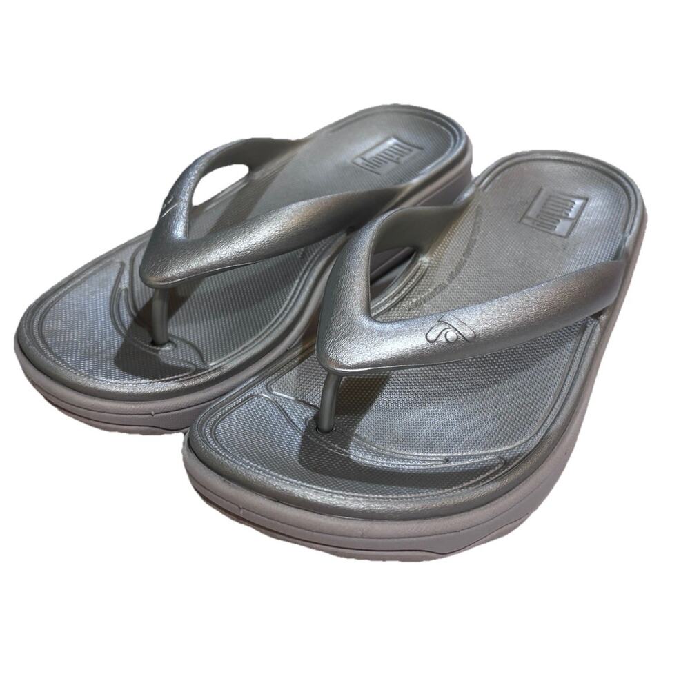FitFlop Relieff Relief Metallic Recovery Toe Post Sandals Womens Sz 7 Silver